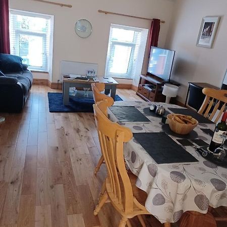 Kents Guesthouse Accommodation Kilmacthomas Esterno foto