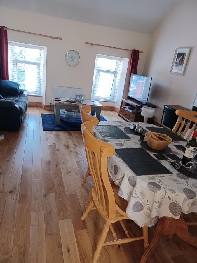 Kents Guesthouse Accommodation Kilmacthomas Esterno foto
