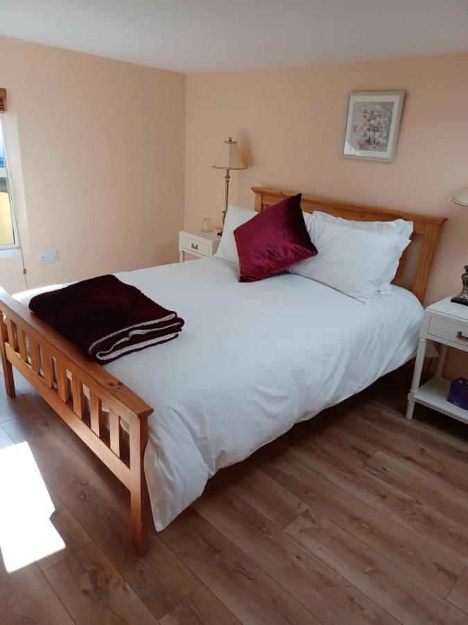 Kents Guesthouse Accommodation Kilmacthomas Esterno foto