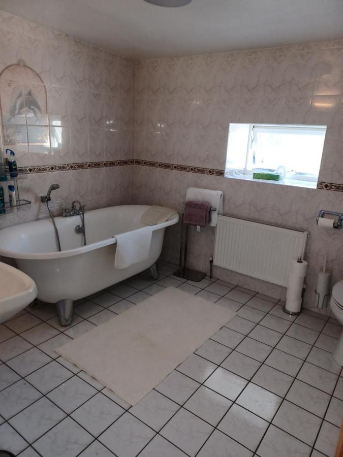 Kents Guesthouse Accommodation Kilmacthomas Esterno foto